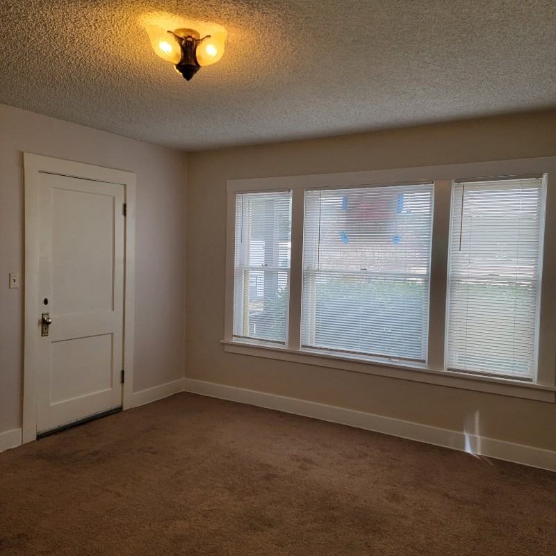 721 Se Kane St #1 - Photo 5 of 10