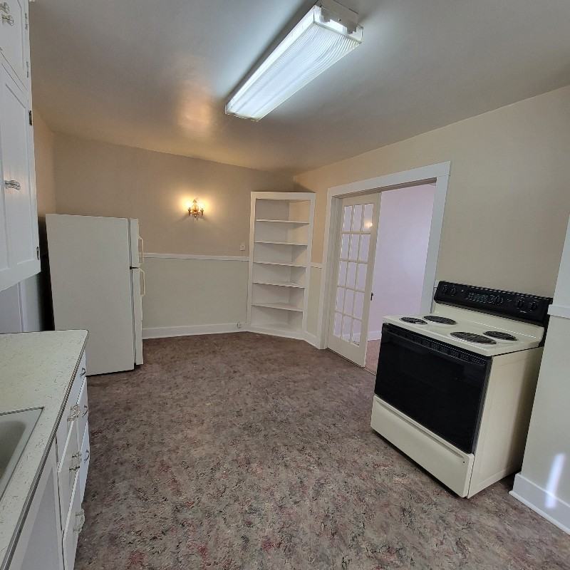 721 Se Kane St #1 - Photo 7 of 10