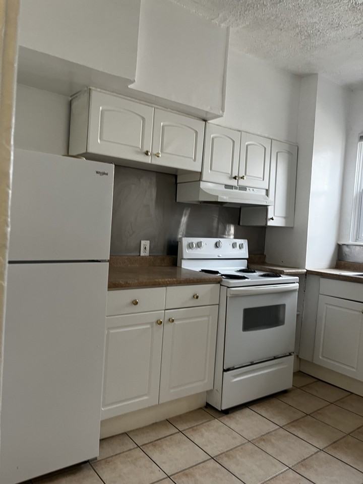 4301 Elderon Ave #2 - Photo 4 of 12