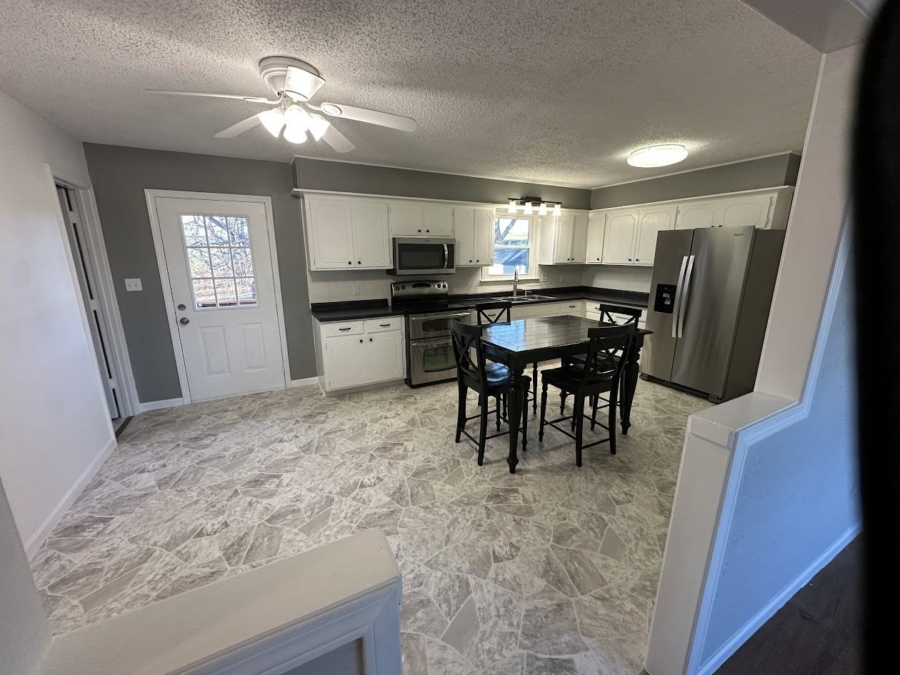 103 Spring St - Photo 3 of 18