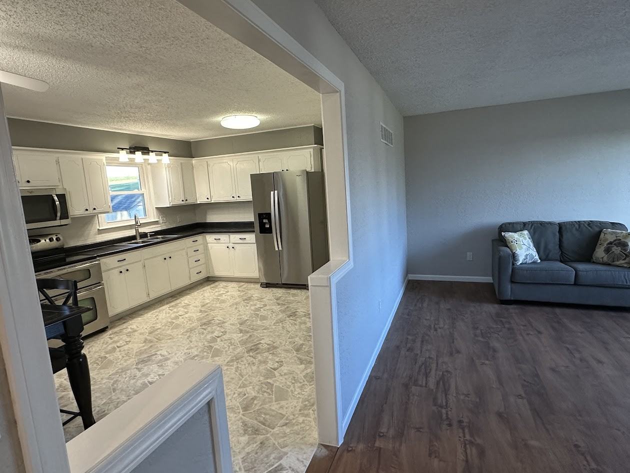 103 Spring St - Photo 5 of 18