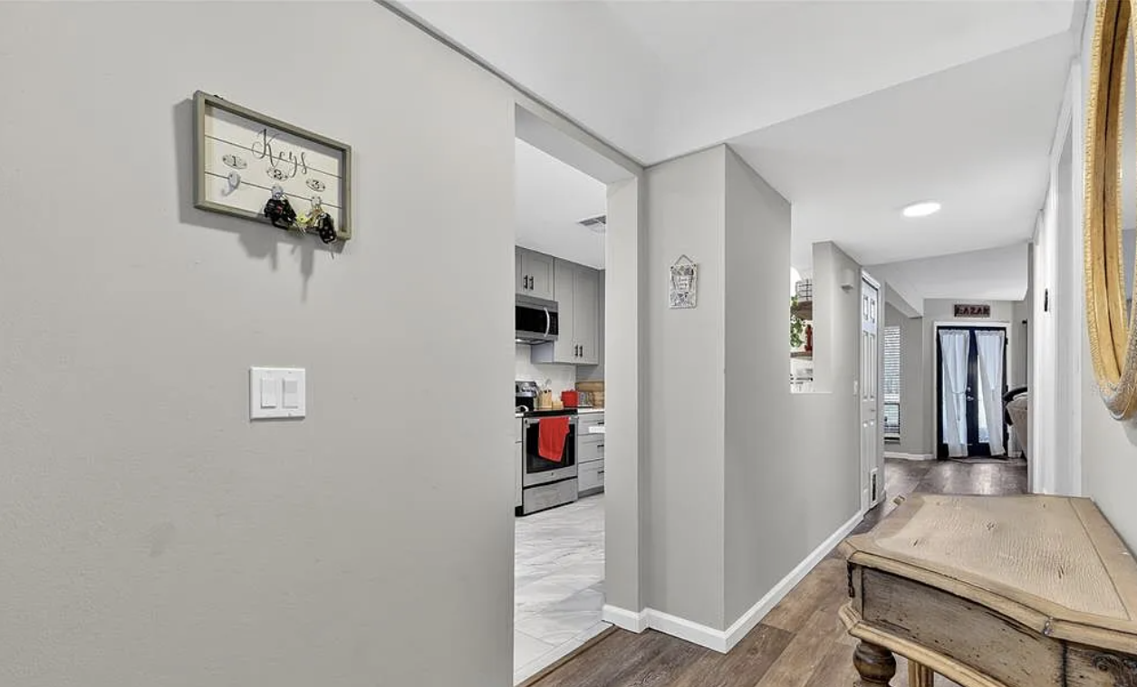 4416 Dunwoody Pl - Photo 3 of 19