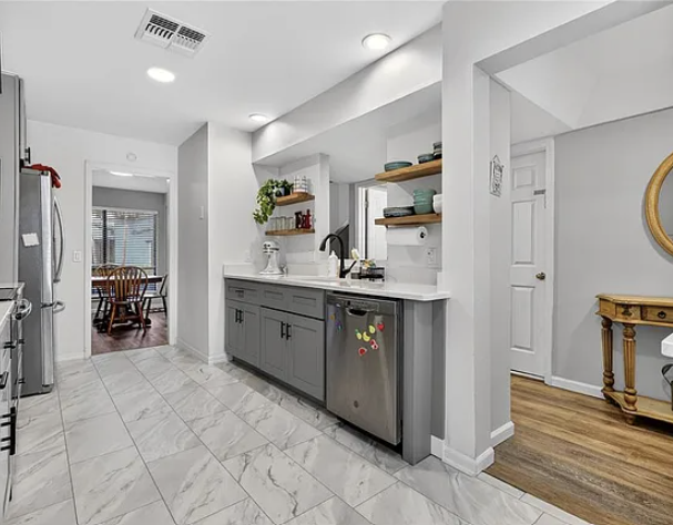 4416 Dunwoody Pl - Photo 4 of 19