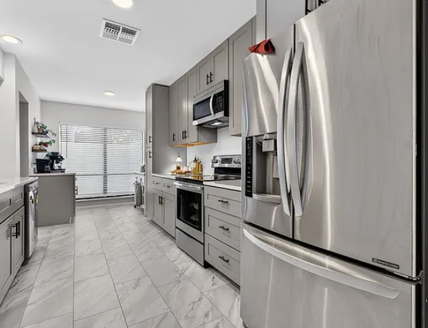 4416 Dunwoody Pl - Photo 7 of 19