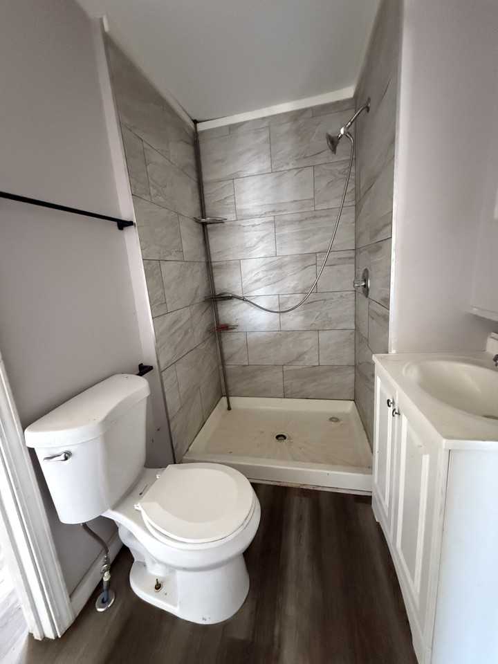 411 N Cochran St - Photo 7 of 17