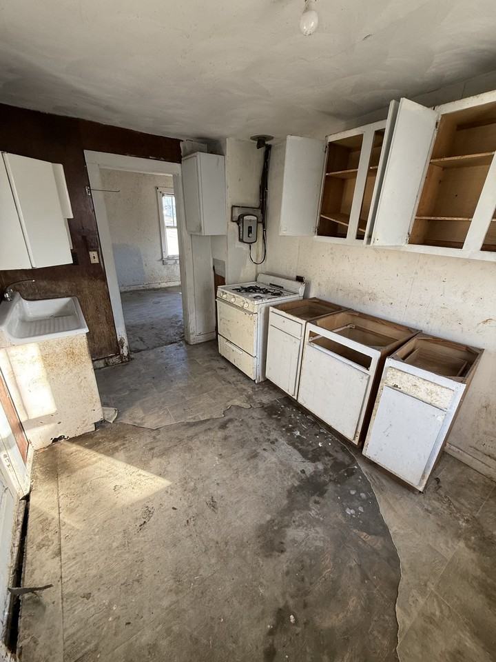 1700 W Grand Ave - Photo 5 of 10