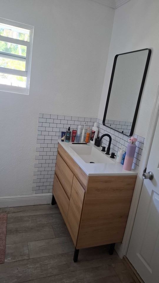 1345 Ne 5th Ter - Photo 3 of 7