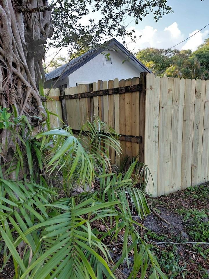 1345 Ne 5th Ter - Photo 5 of 7