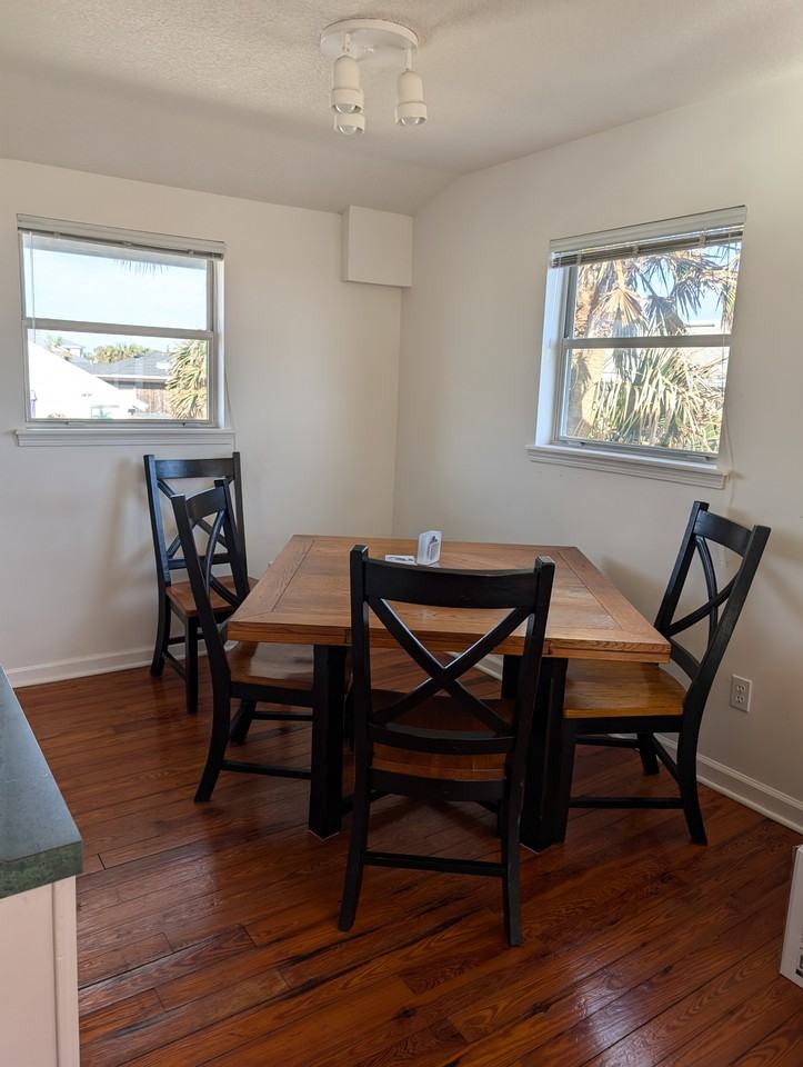 106 Rose Pl - Photo 5 of 10