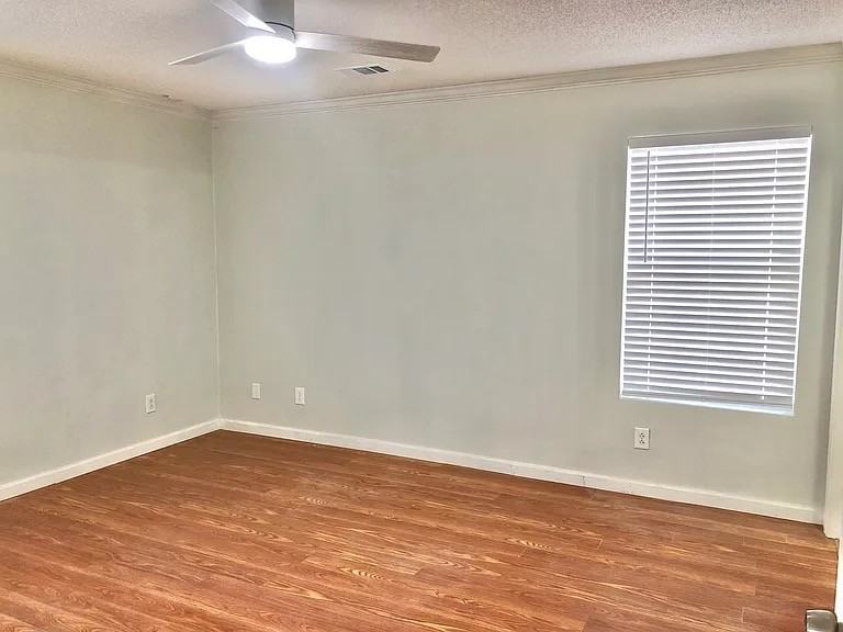 1015 Coleman St Sw - Photo 4 of 9