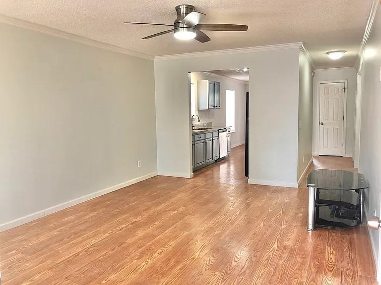 1015 Coleman St Sw - Photo 5 of 9