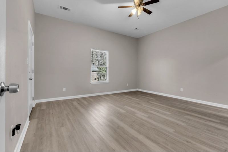 857 Pope St - Photo 4 of 18