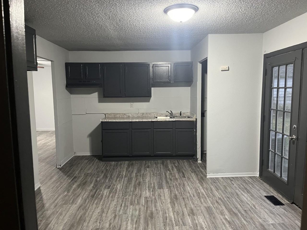 1110 Koehn Dr - Photo 2 of 13