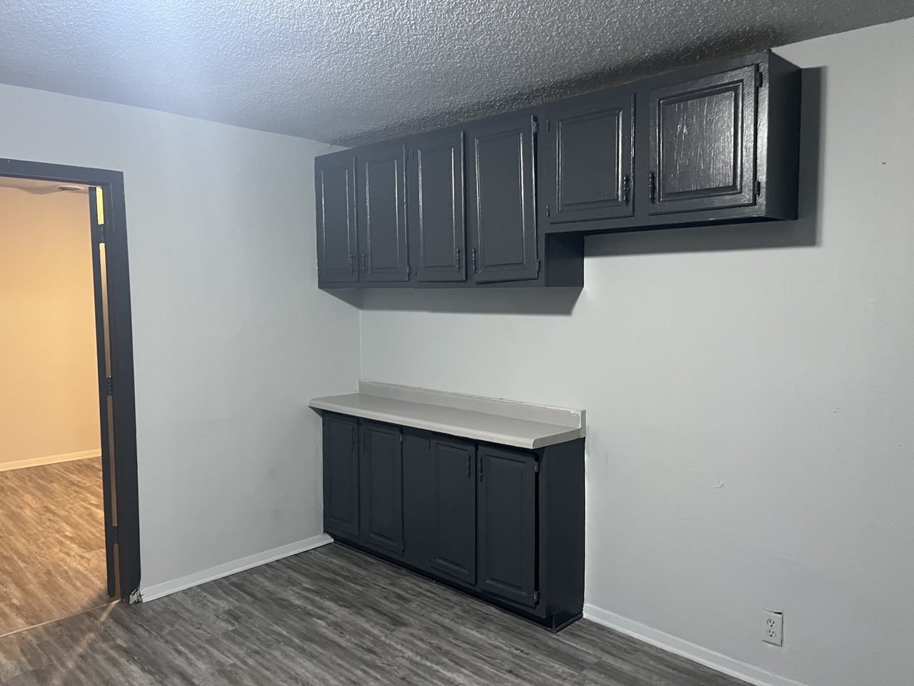 1110 Koehn Dr - Photo 3 of 13