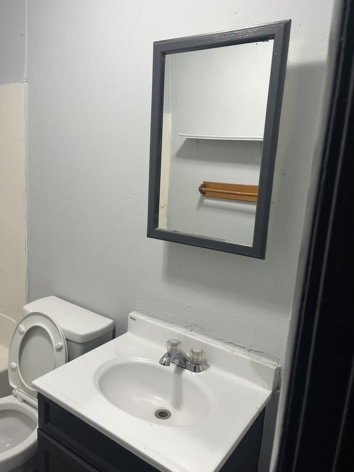 1110 Koehn Dr - Photo 5 of 13