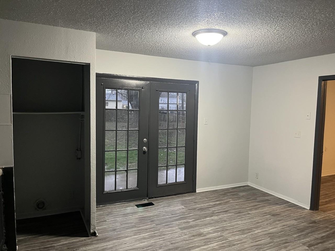 1110 Koehn Dr - Photo 6 of 13