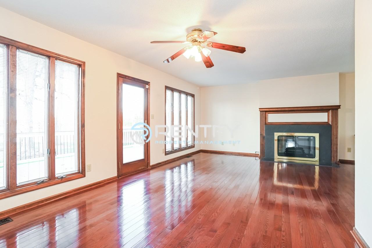 123 Tiger Ln - Photo 3 of 30