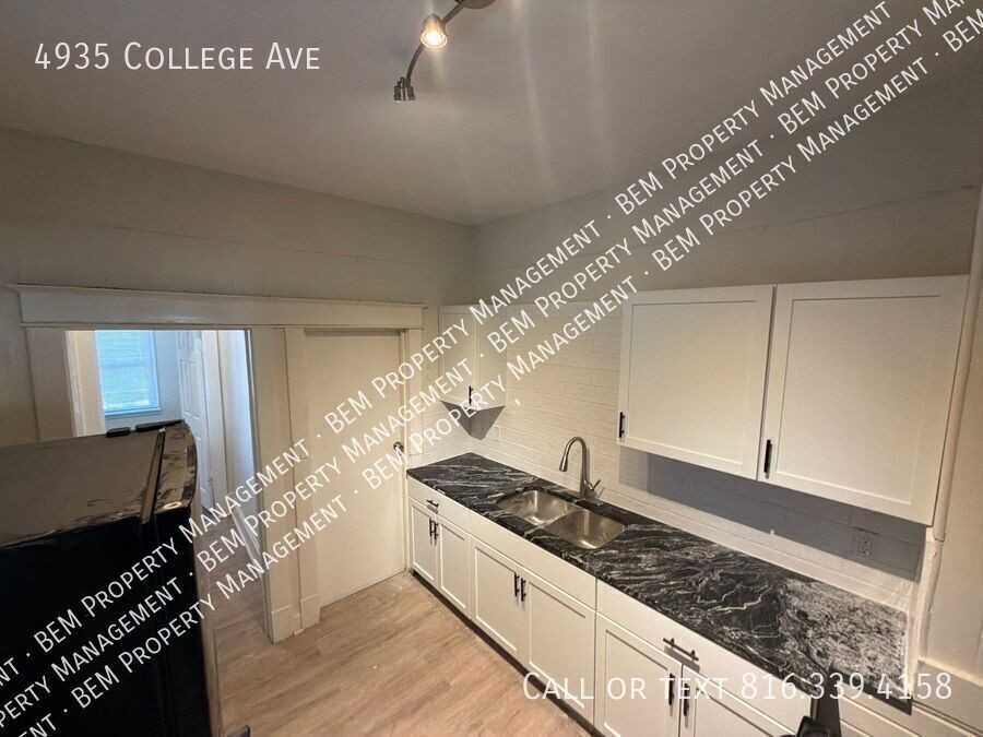 4935 College Ave - Photo 5 of 12