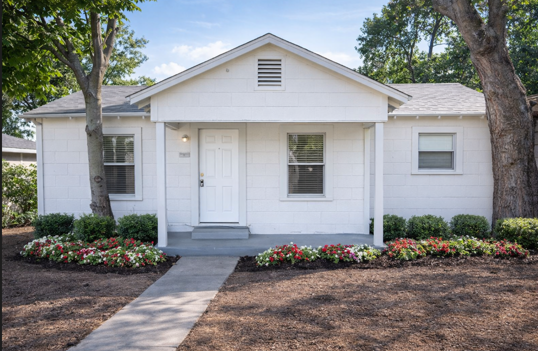 2242 Burnet St - Photo 3 of 19