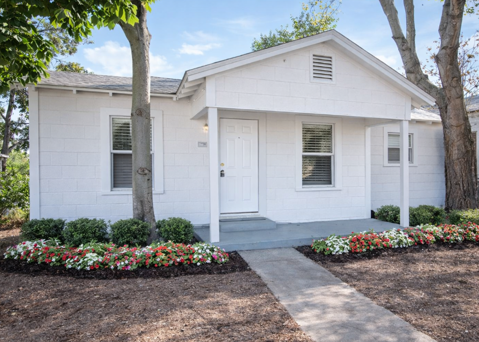 2242 Burnet St - Photo 5 of 19