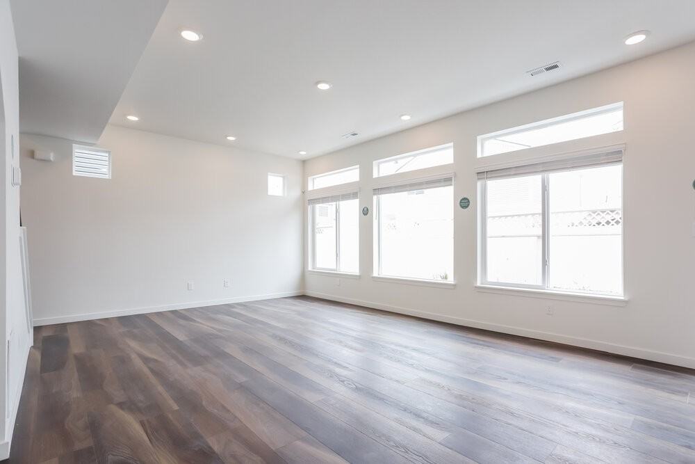 4736 Tower Dr - Photo 5 of 17