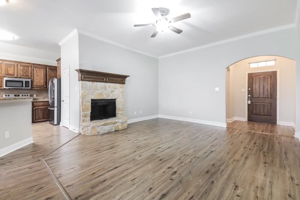 2720 Claydon Dr - Photo 4 of 16