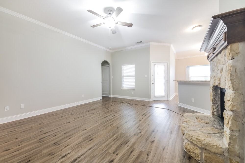 2720 Claydon Dr - Photo 5 of 16