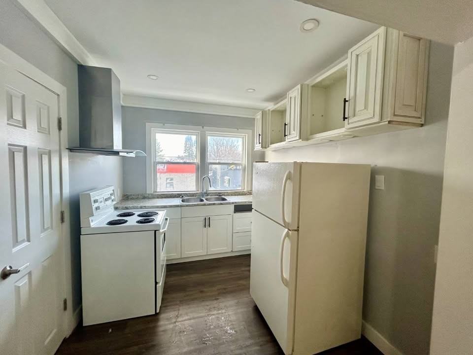 246 Wharncliffe Rd S #1 - Photo 7 of 30