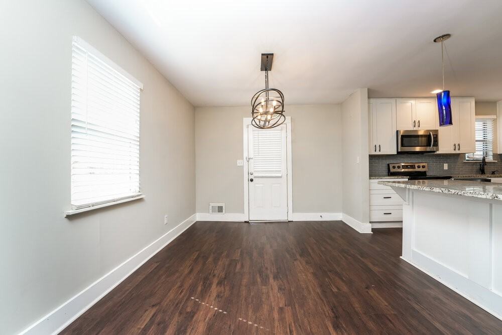 299 Cindy Dr Se - Photo 6 of 17