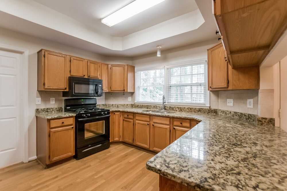 4118 Huntcliff Dr - Photo 7 of 18