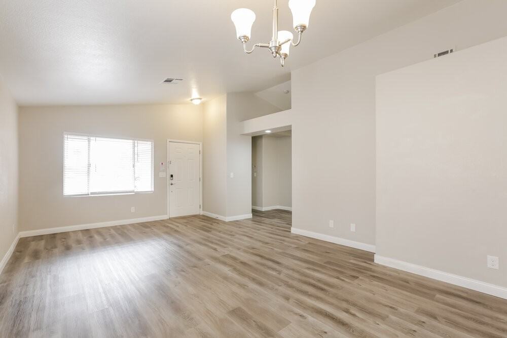 7680 Beverly Hills Dr - Photo 3 of 19