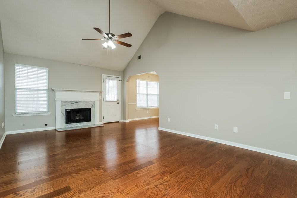 50 Brandon Dr - Photo 4 of 17