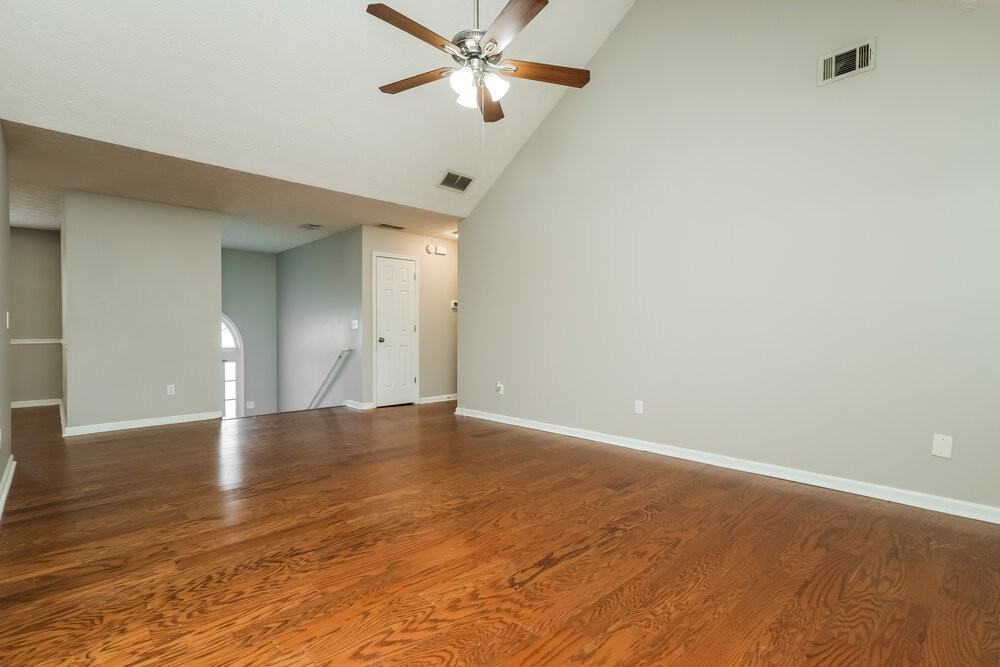 50 Brandon Dr - Photo 5 of 17