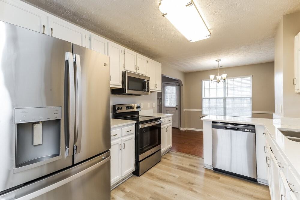 50 Brandon Dr - Photo 7 of 17