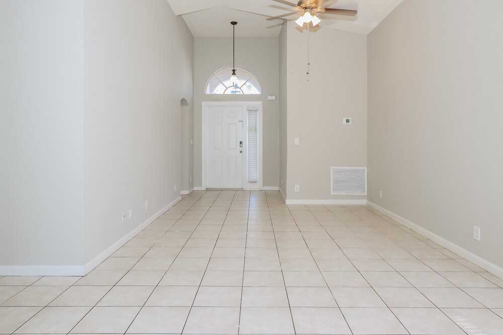 1910 Capeside Cir - Photo 3 of 14