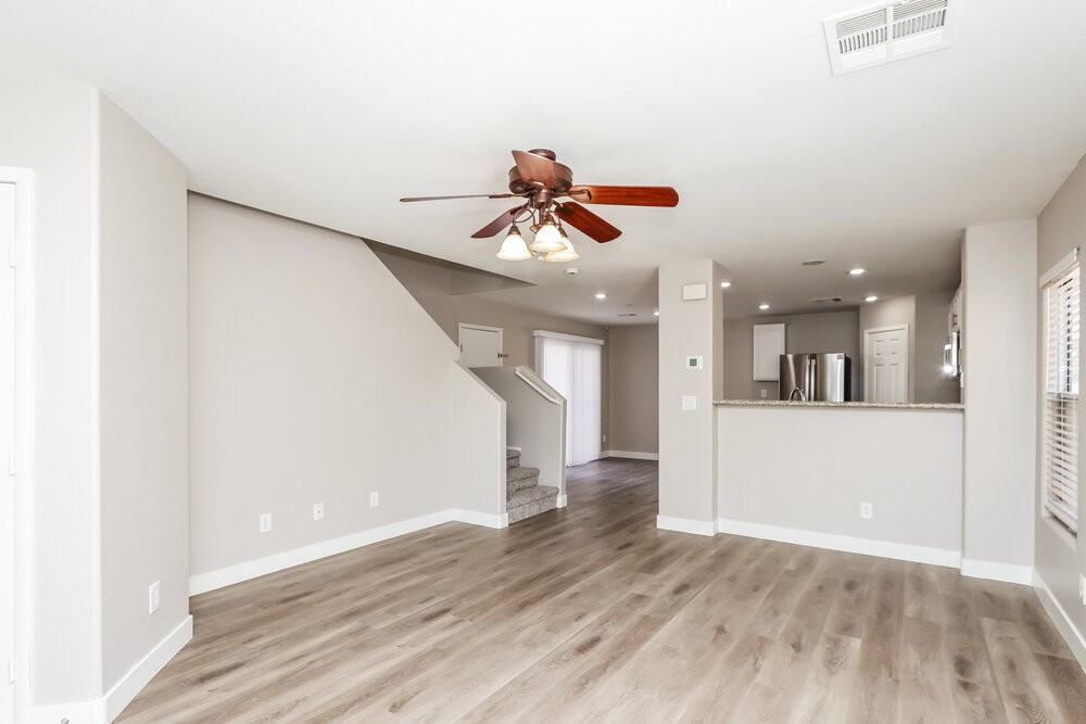 4792 W Shelbourne Ave - Photo 4 of 17