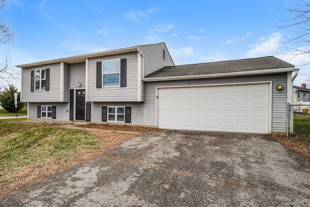 4475 Charlotte Rd - Photo 4 of 17