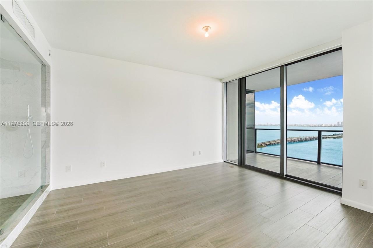 NE 31st St & Biscayne Blvd - Photo 5 of 10