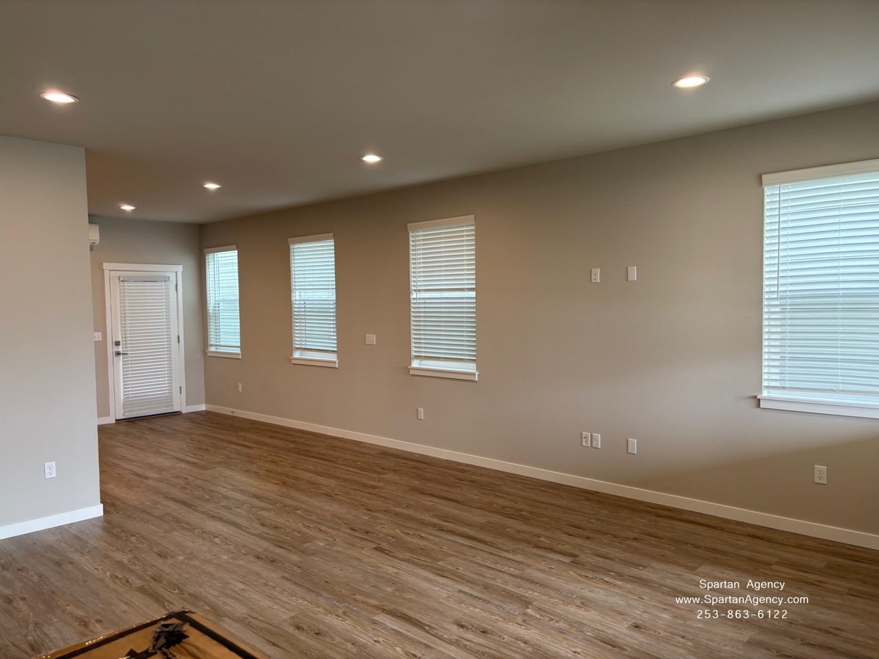 507 15th St Se #NA - Photo 3 of 20