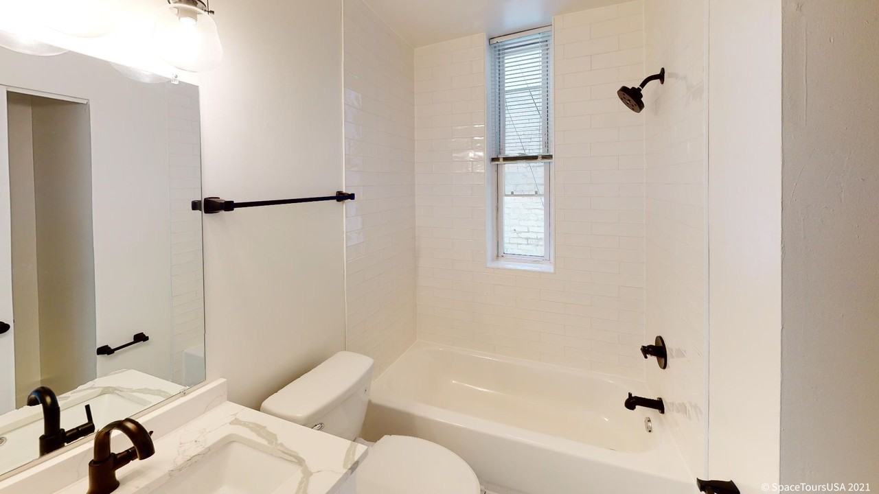 1452 Fairmont St Nw #B - Photo 5 of 12