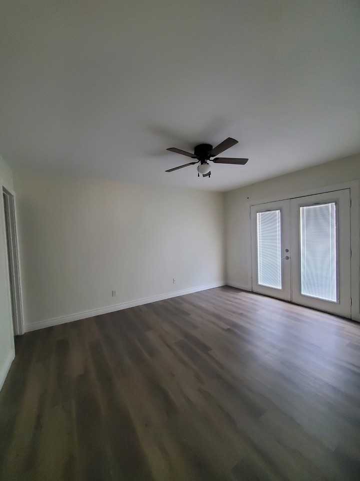 2725 S Azalea Dr #NA - Photo 3 of 19