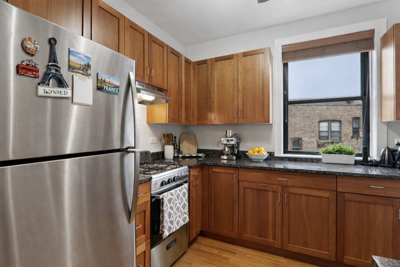 N Sheridan Rd #3S - Photo 3 of 10