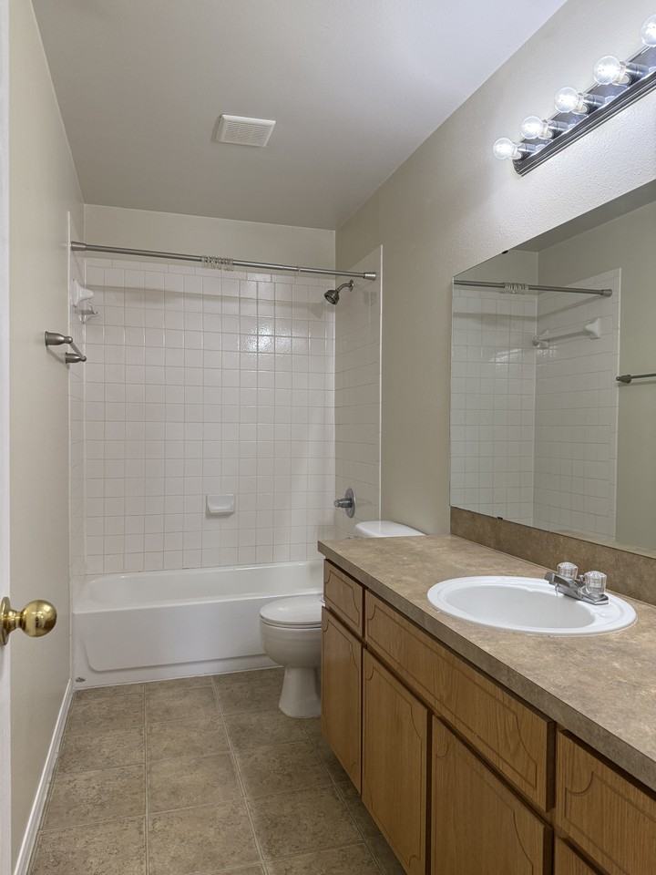 501 Manhattan Dr #A - Photo 5 of 16