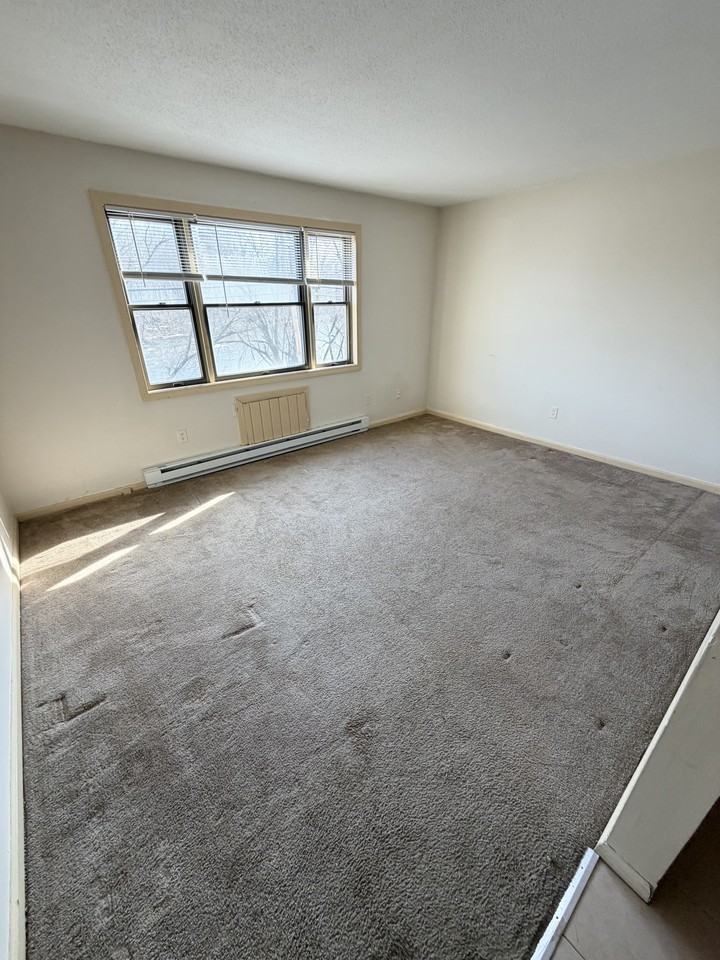 33 River St #2 - Photo 3 of 6