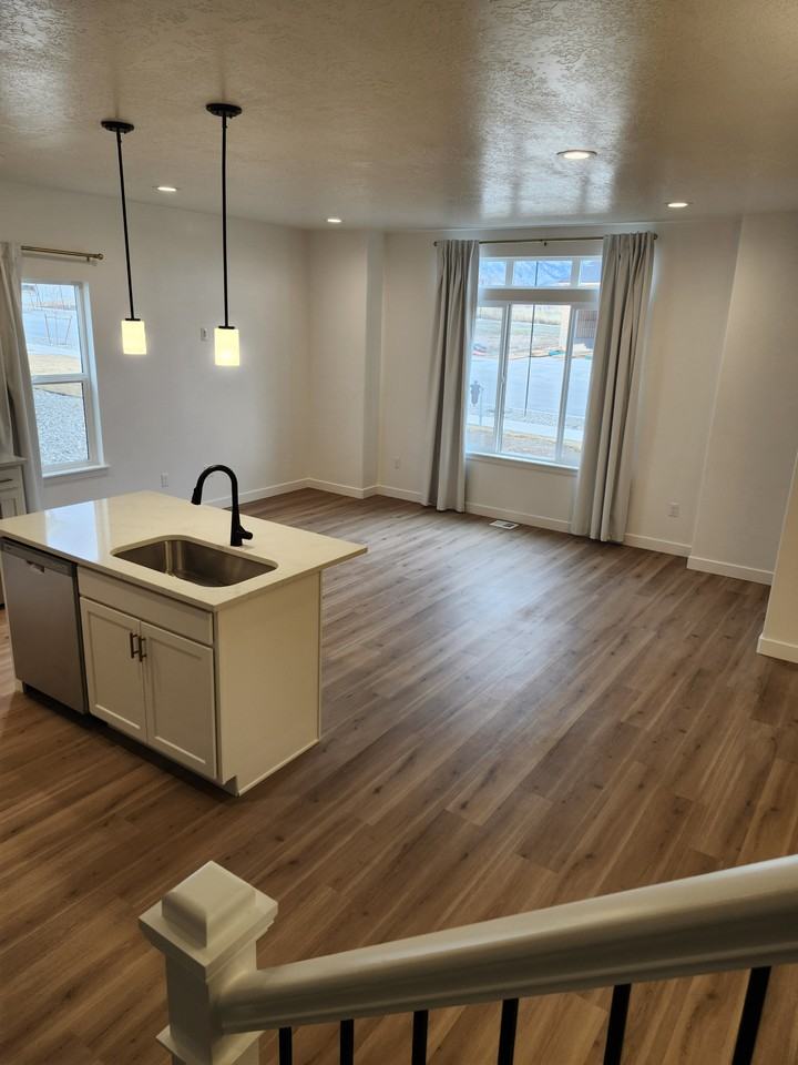 324 E 1480 N #324 - Photo 3 of 20