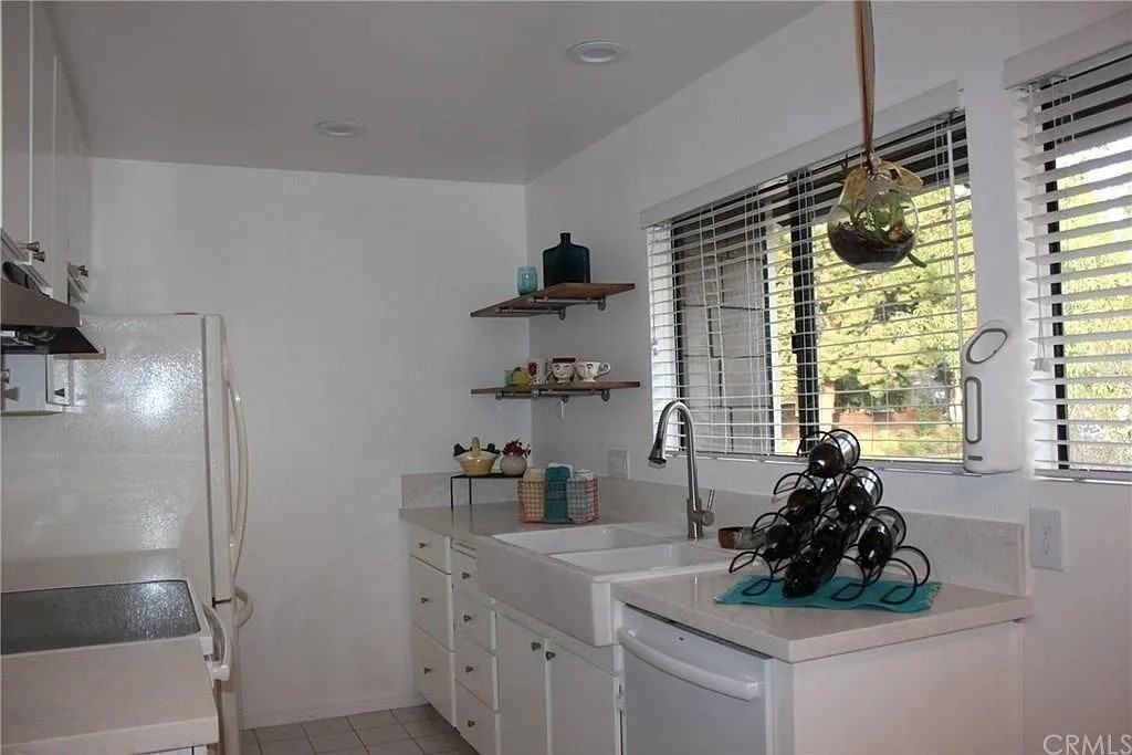 220 Springview #1 - Photo 4 of 10