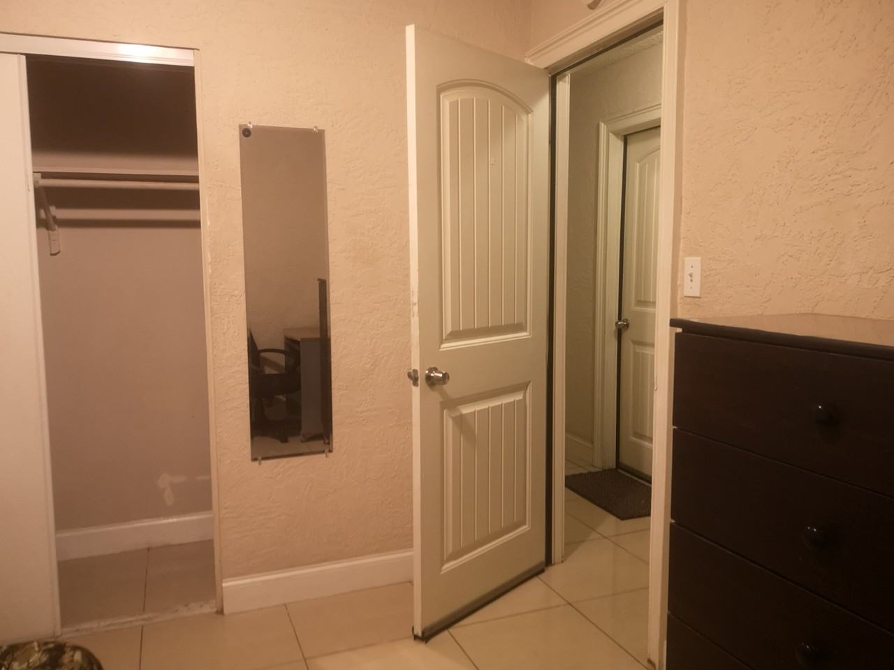 1011 Elsberry Ave #NA - Photo 2 of 9