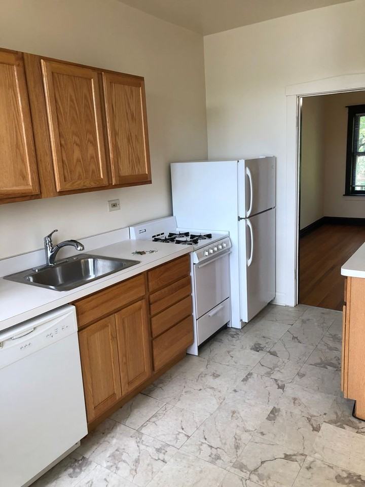 3506 N Wolcott Ave - Photo 4 of 17