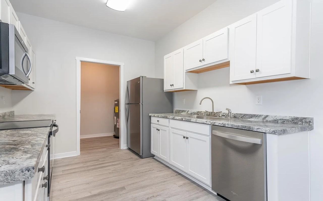 9105 Beach Dr Sw #B - Photo 6 of 13