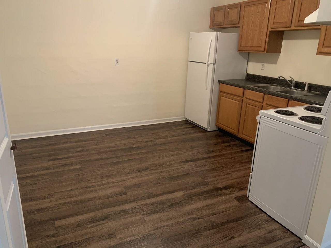 1518 W Pacific St #A - Photo 3 of 3